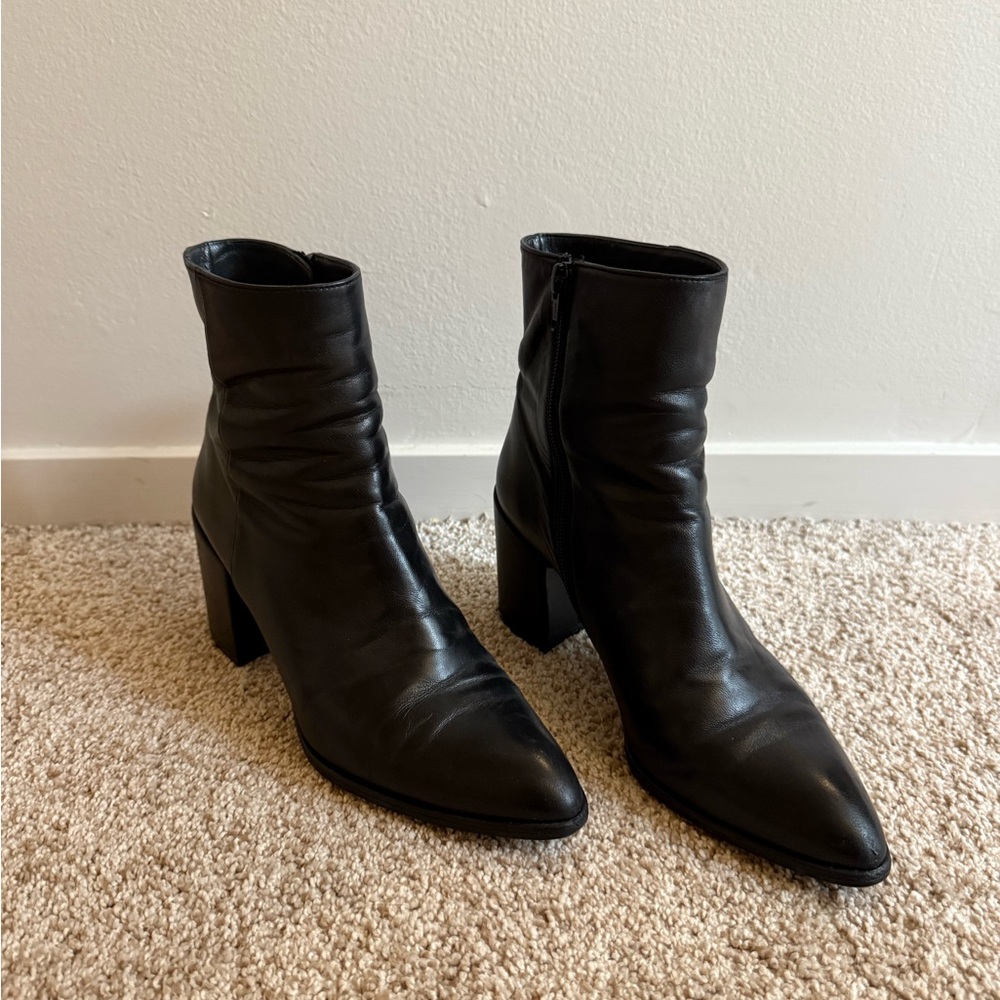 Black Stuart Weitzman Leather Ankle Boots 7.5M